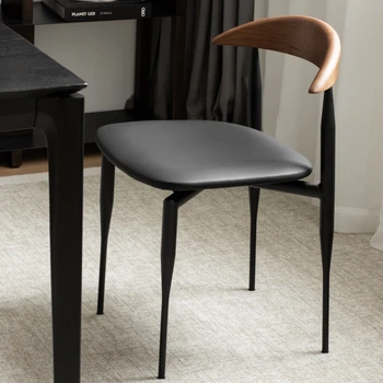 Деревянный обеденный стул в скандинавском стиле, искусственная кожа, коричневый Дизайнерский современный обеденный стул для гостиной Sillas De Comedor Home Furniture A2