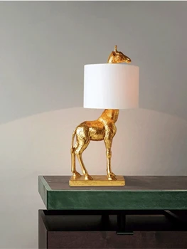 Дизайнерское животное, милый смоляной жираф, настольная лампа Золотого/белого цвета, декоративные настольные светильники, Гостиная, кабинет, Спальня, прикроватный фон