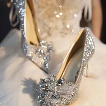 Женские туфли на высоком каблуке с французским хрусталем и серебром, новинка 2023 года, Однотонная блестящая женская обувь с бантом, женские повседневные туфли-лодочки с острым носком